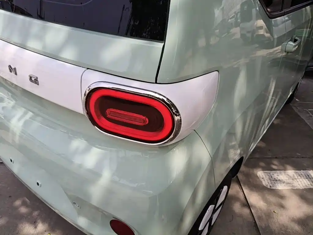 Wuling MINIEV — миниатюра 8