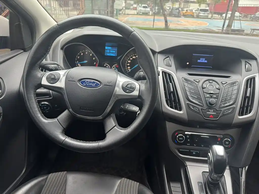 Ford Focus — миниатюра 11