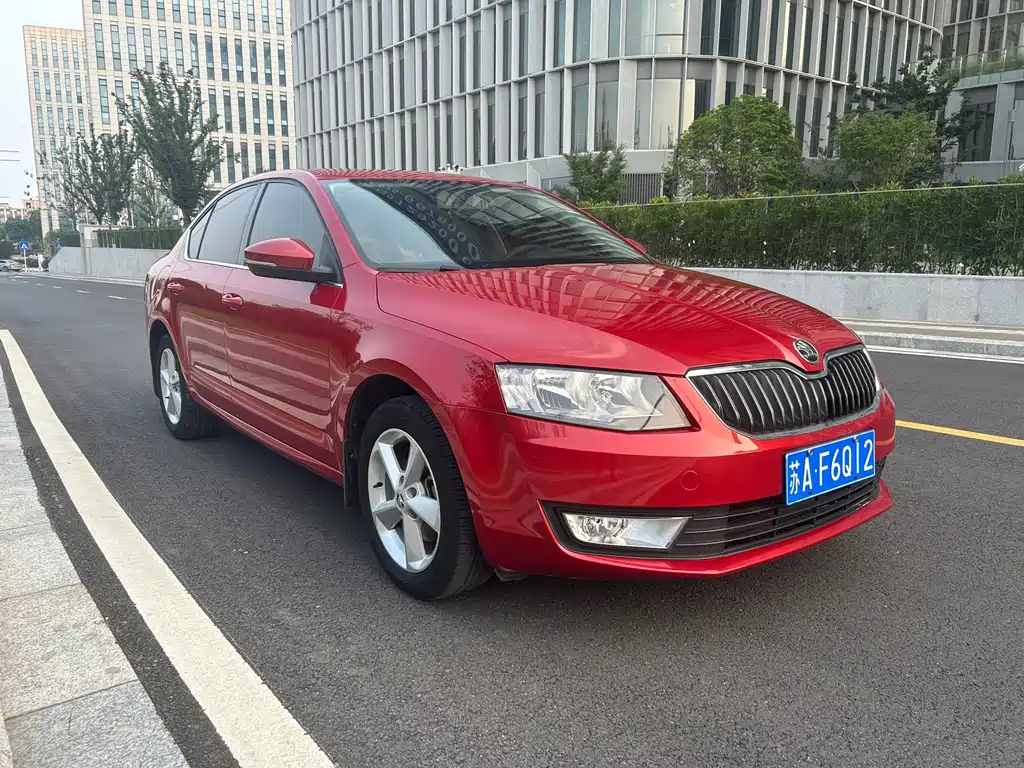 Skoda Octavia 2015 1.6L AT