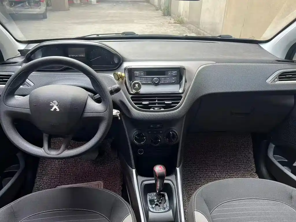 Peugeot 2008 — миниатюра 7