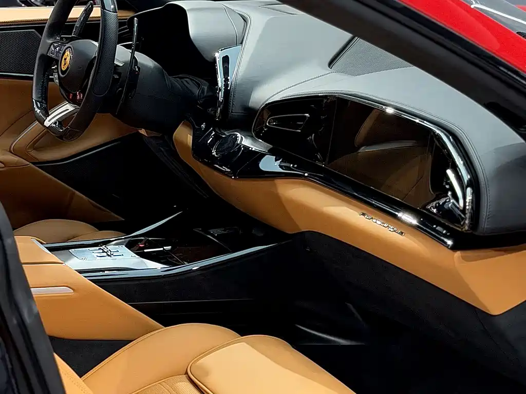 Ferrari Purosangue 2023 6.5L V12