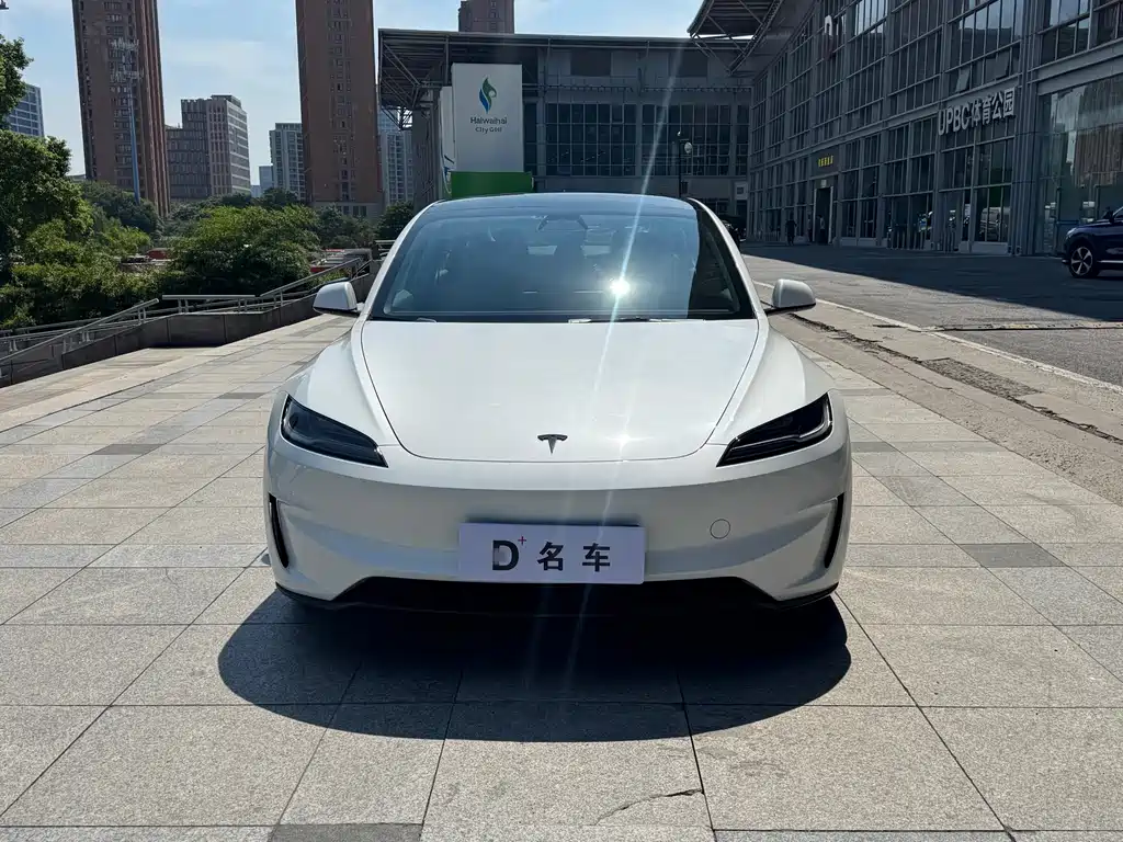 Tesla Model 3 — миниатюра 2