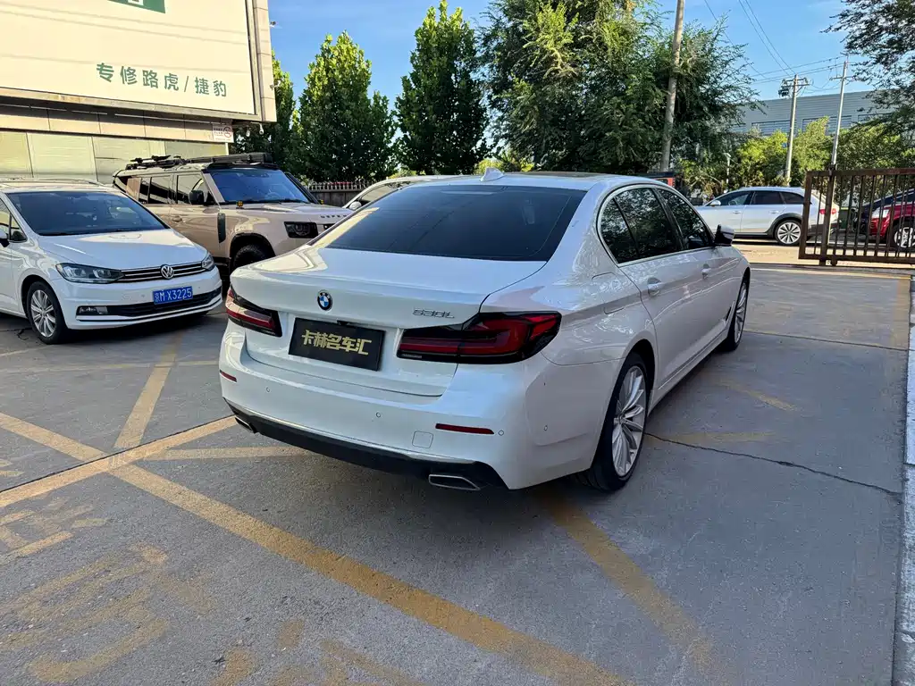 BMW 5 Series — миниатюра 4