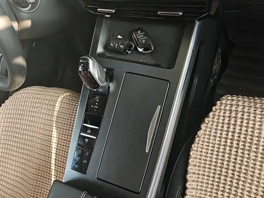 Roewe RX5 MAX — миниатюра 16