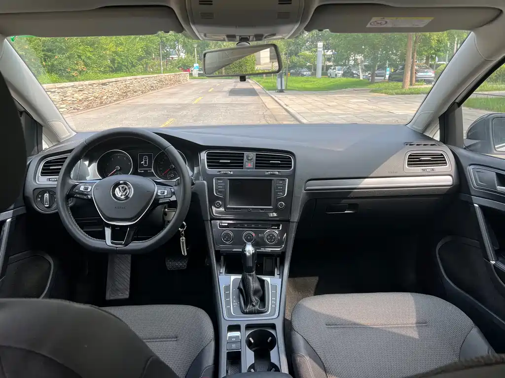 Volkswagen Golf — миниатюра 9