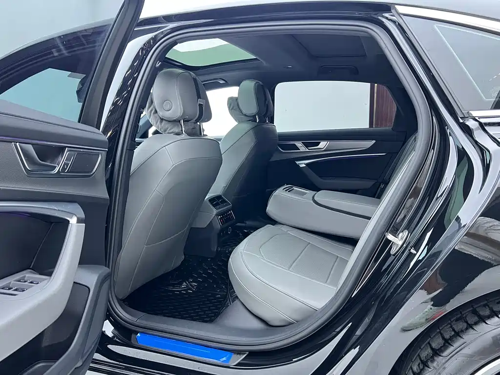 Audi A6L — миниатюра 6