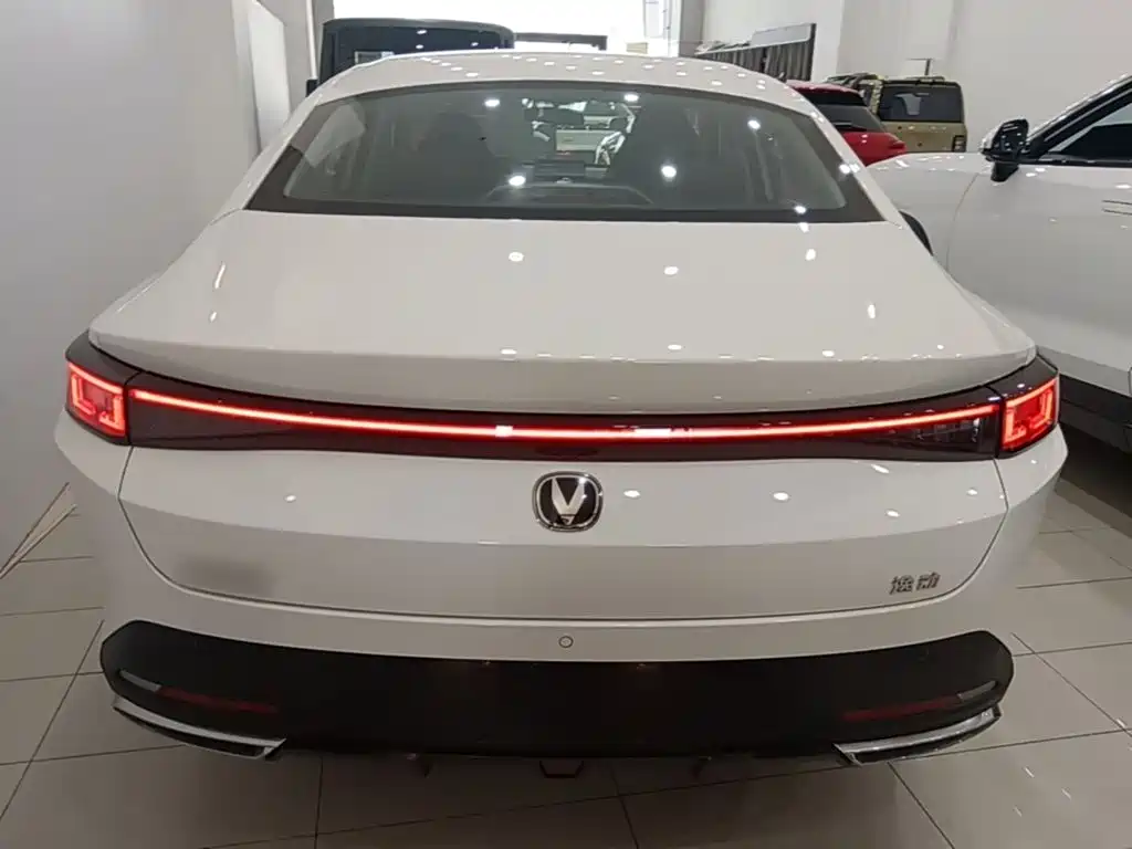 Changan Побег PHEV — миниатюра 6