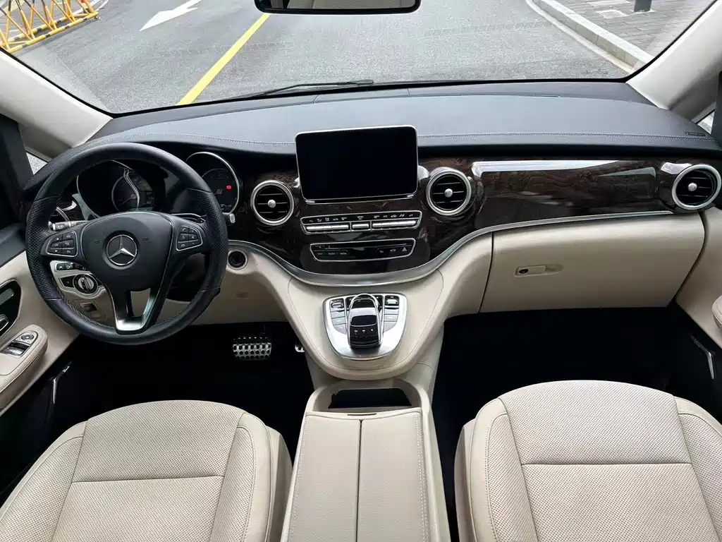 Mercedes-Benz V-Class — миниатюра 13