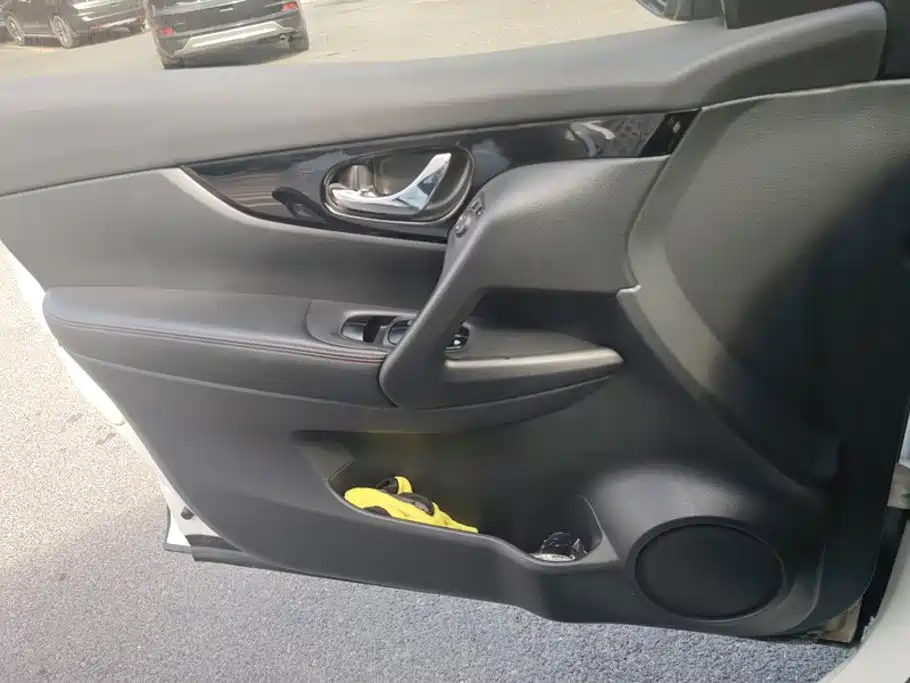 Nissan Qashqai — миниатюра 7