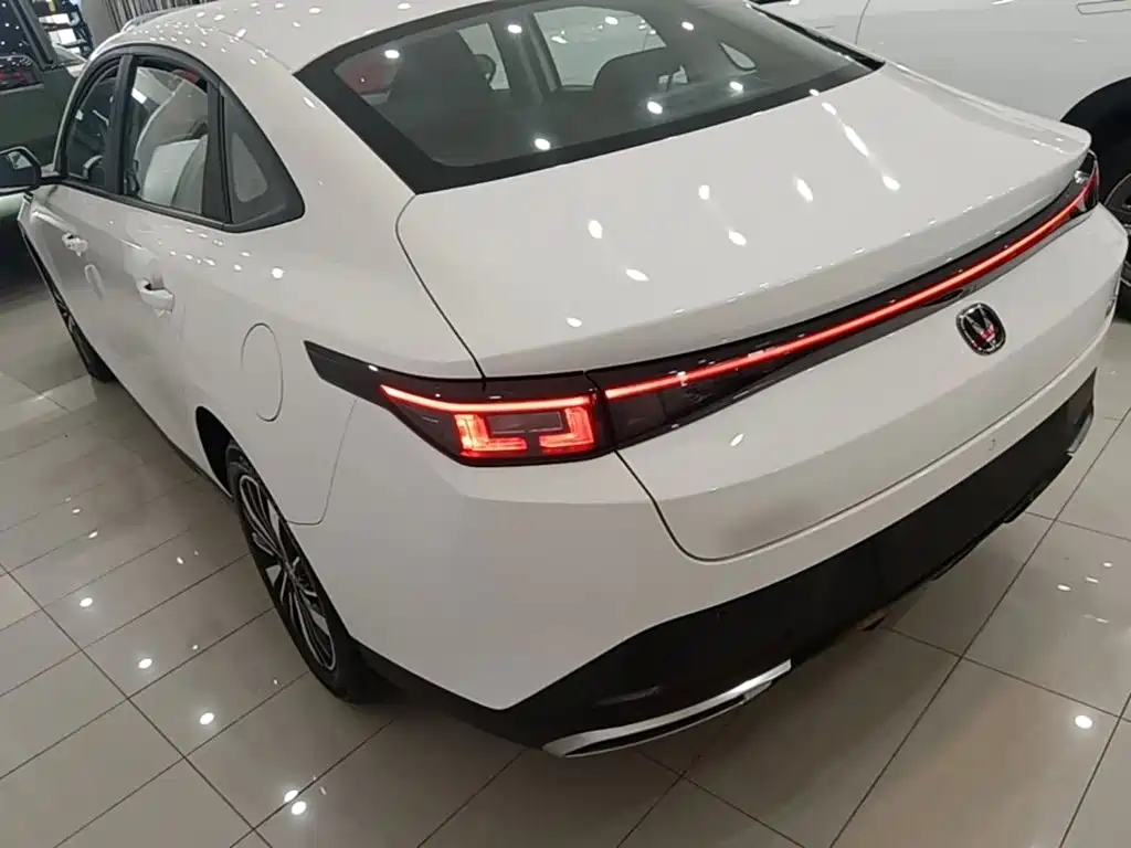 Changan Побег PHEV — миниатюра 5