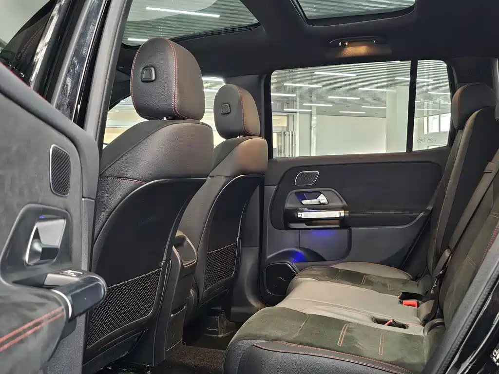 Mercedes-Benz GLB AMG — миниатюра 10