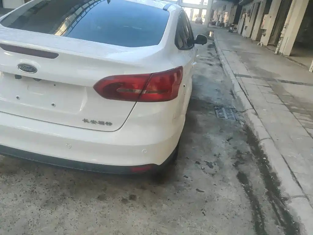 Ford Focus — миниатюра 8