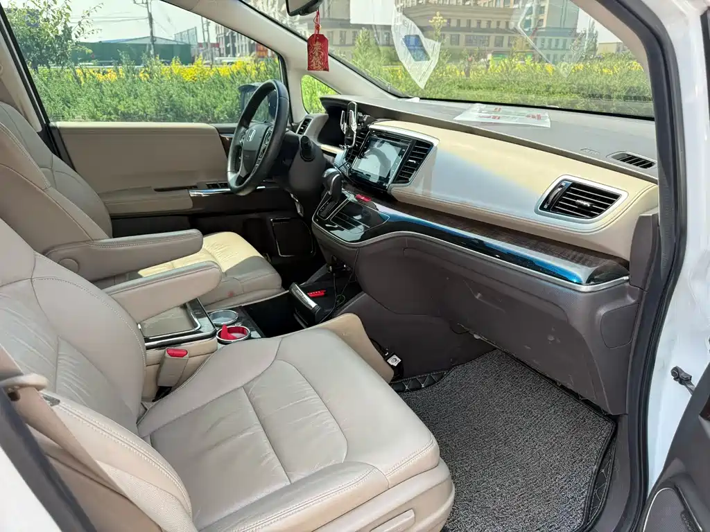 Honda Odyssey 2.4L Supreme Edition, фото 8