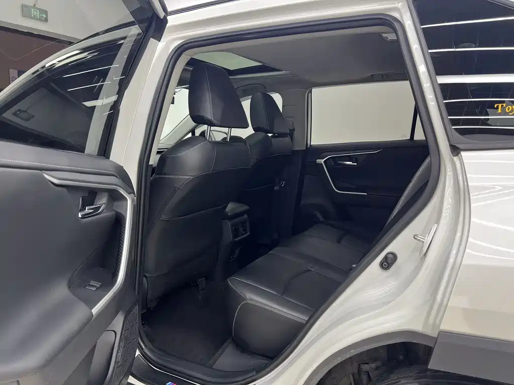 TOYOTA RAV4 RONGFANG