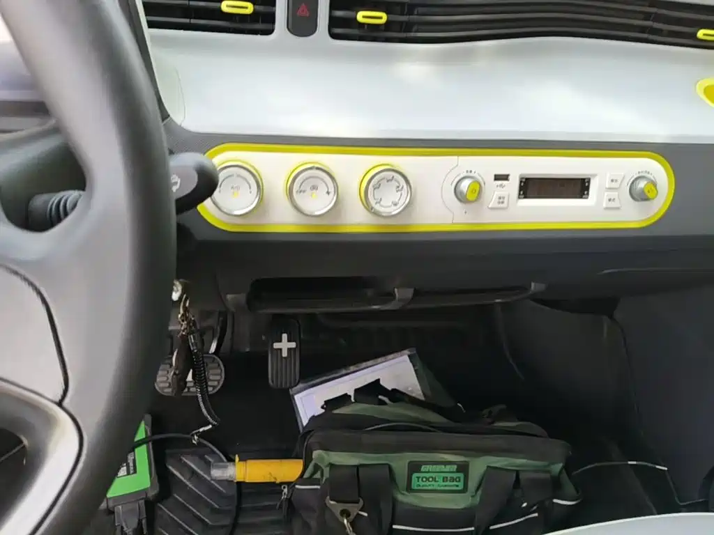 Wuling MINIEV — миниатюра 13