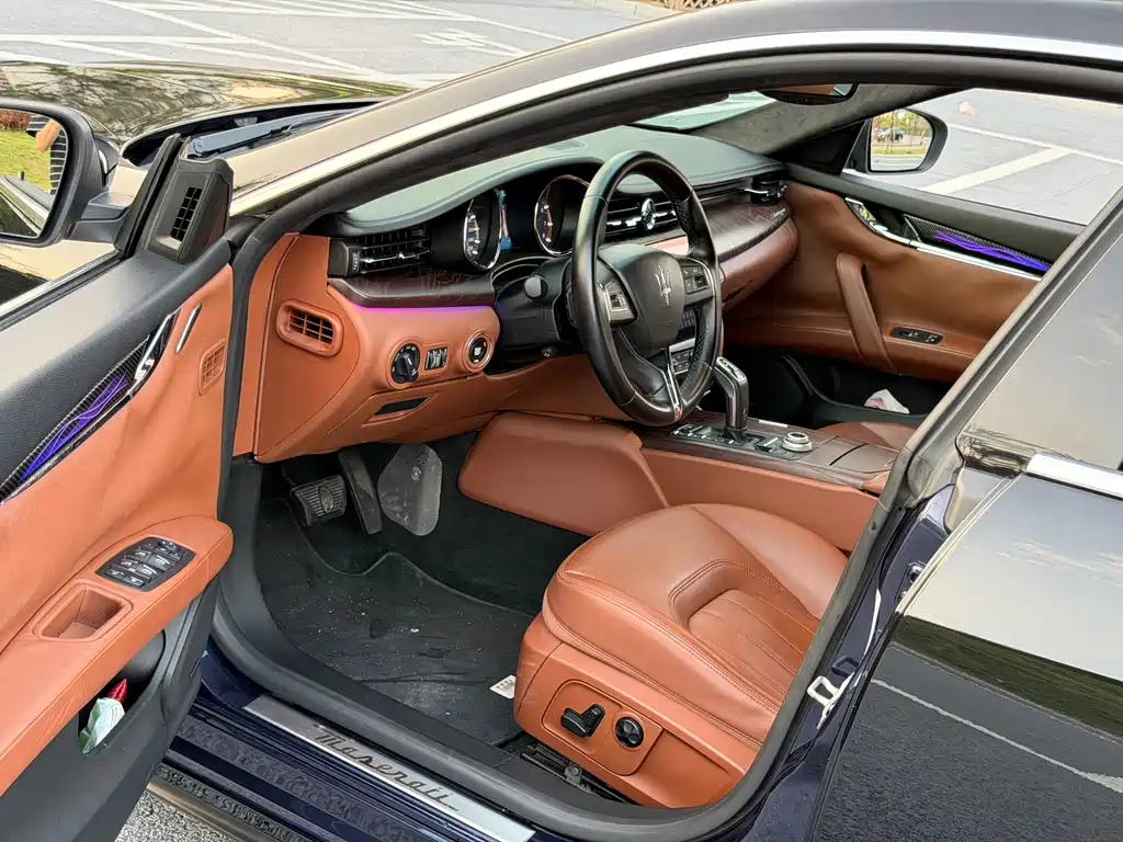 Maserati Quattroporte — миниатюра 6