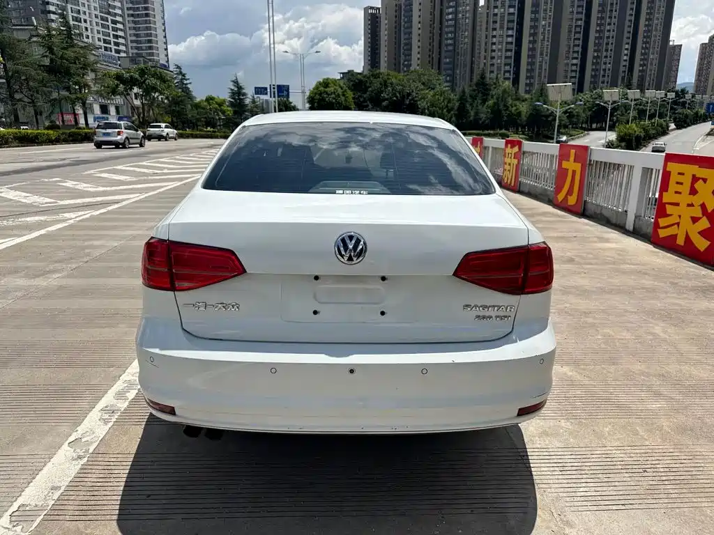 Volkswagen Sagitar — миниатюра 7