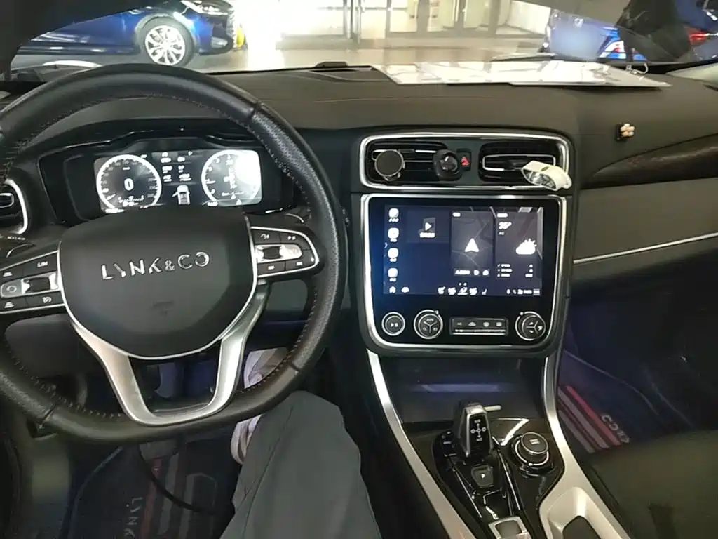 Lynk & Co 01 — миниатюра 10
