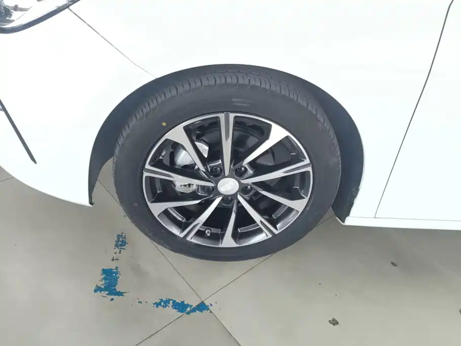 Geely Emgrand — миниатюра 6