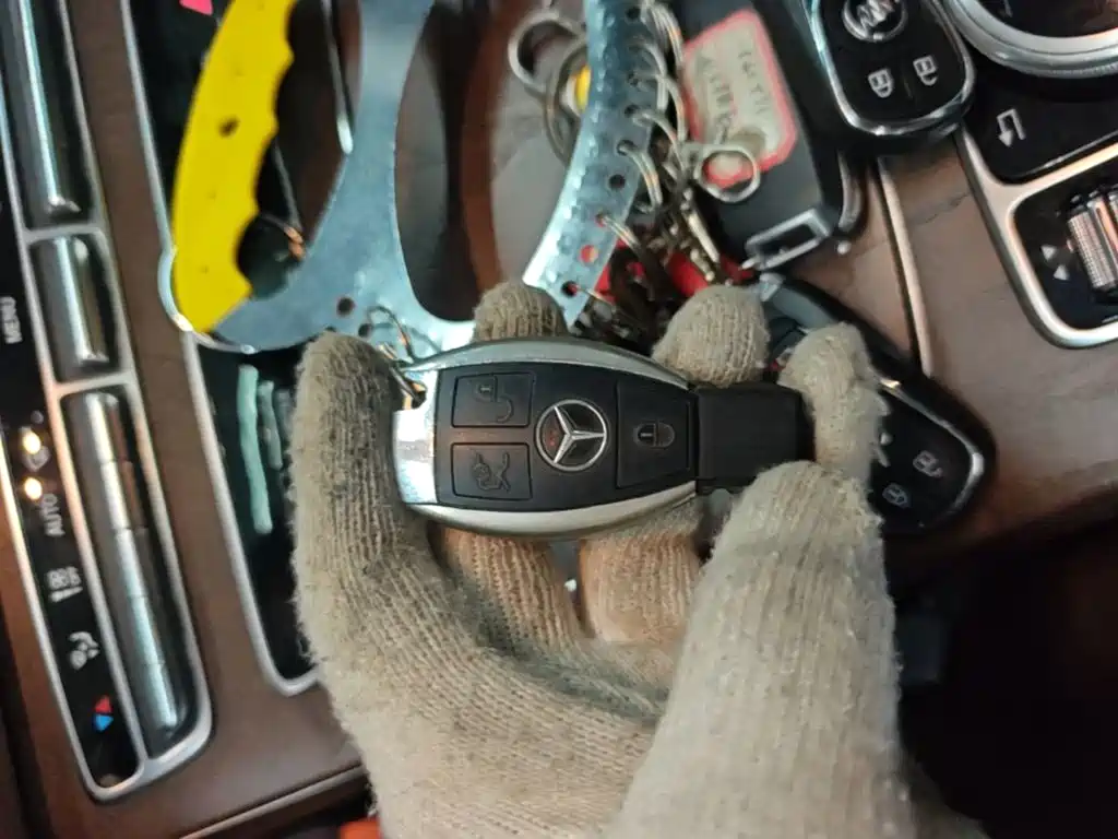Mercedes-Benz E-Class — миниатюра 9