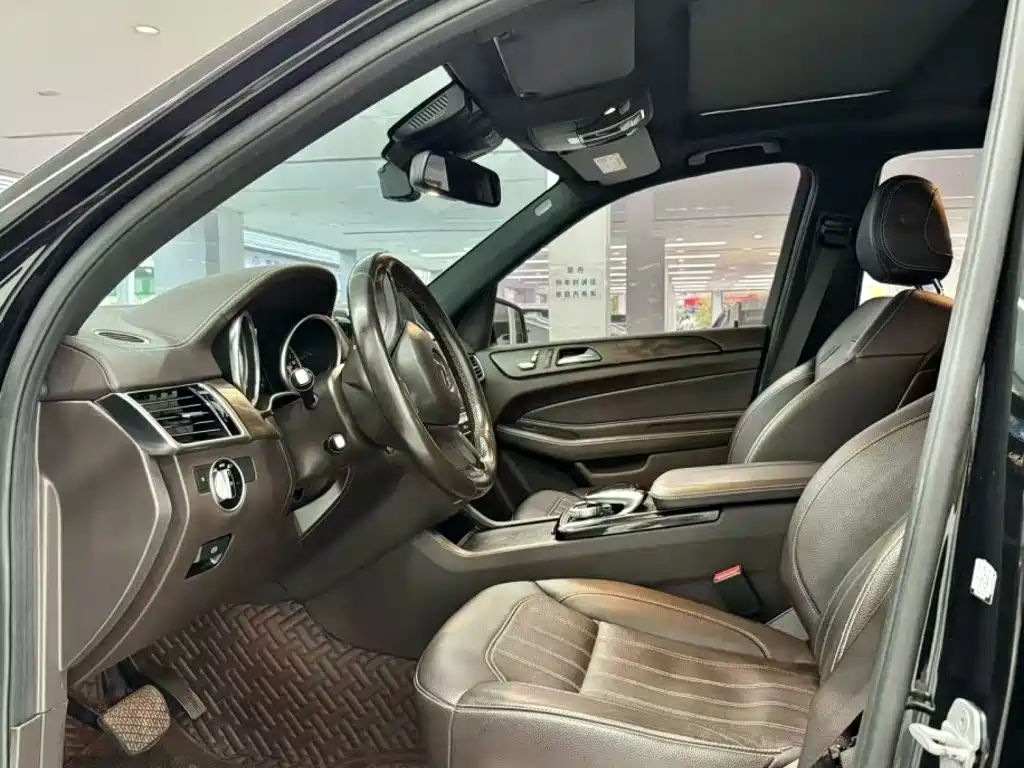 Mercedes-Benz GLE (Import) — миниатюра 4