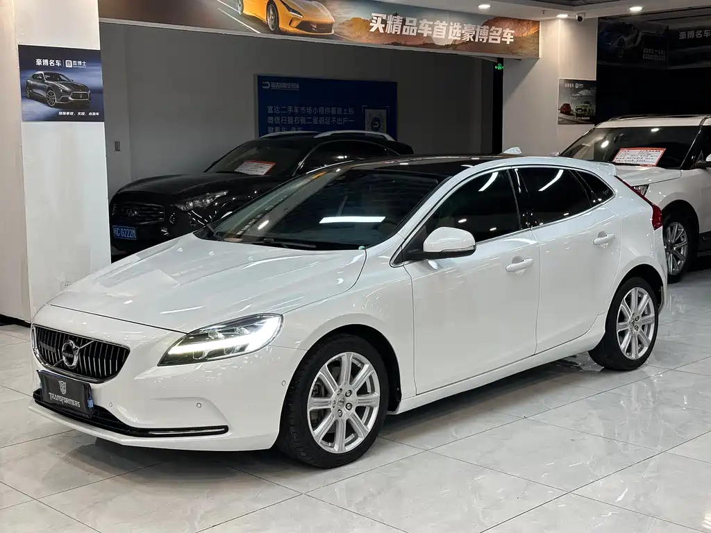 Купить Volvo V40