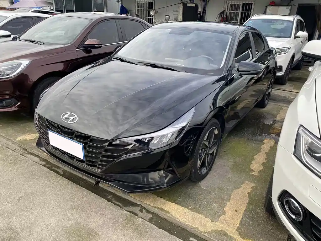 Hyundai Elantra — миниатюра 13