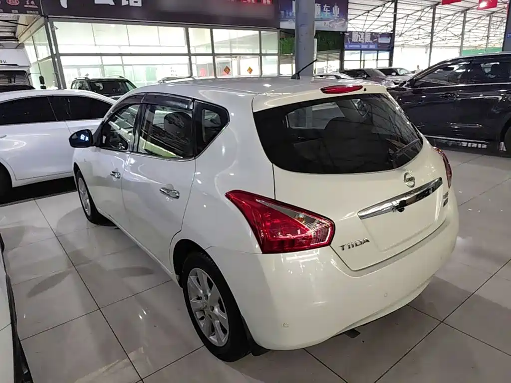 Nissan Tiida — миниатюра 5