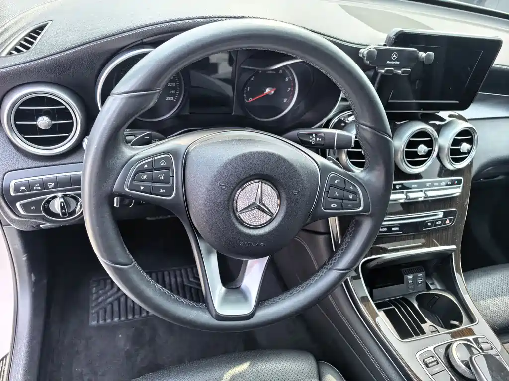 Mercedes-Benz GLC 2017 GLC 260 4MATIC Luxury