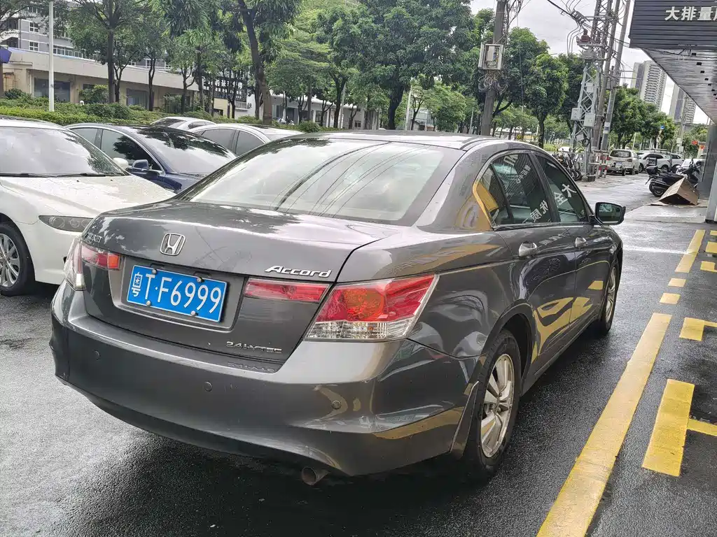 Honda Accord — миниатюра 9