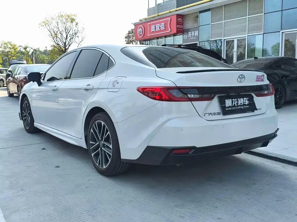 TOYOTA CAMRY