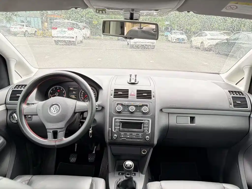 Volkswagen Touran — миниатюра 11