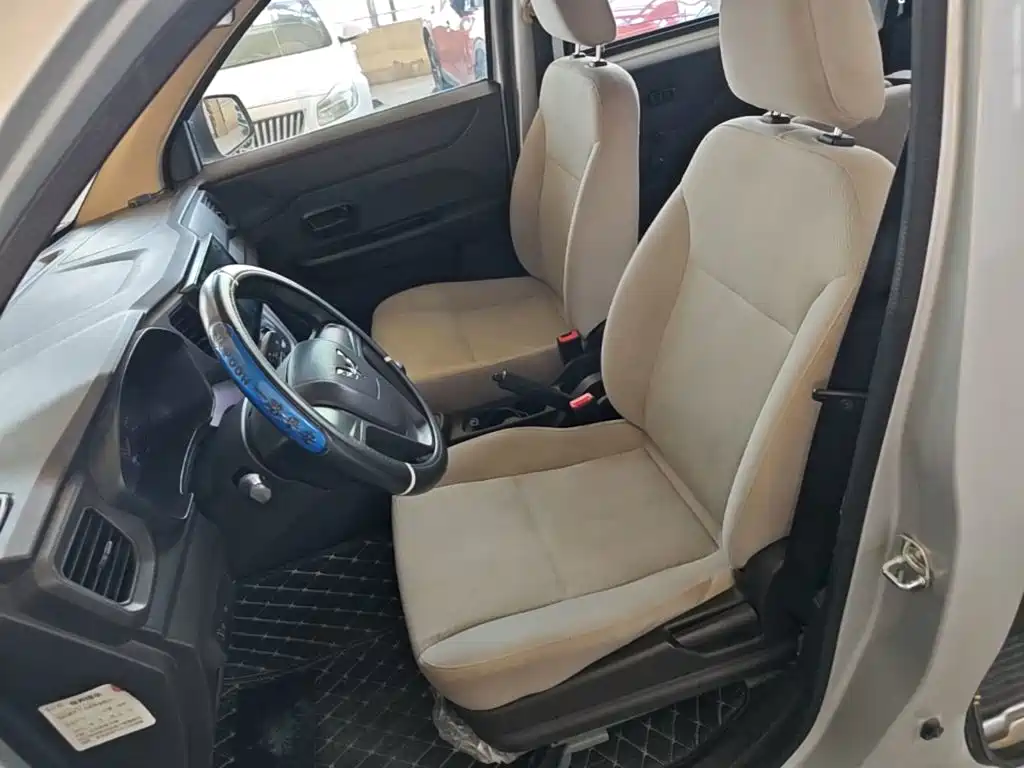 Wuling Hongguang V — миниатюра 15