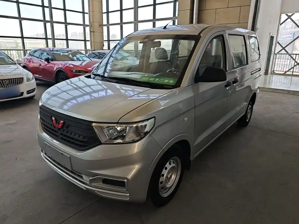 Wuling Hongguang V — миниатюра 2