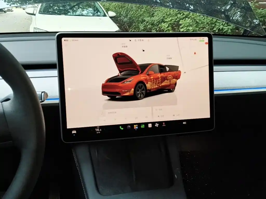 Tesla Model Y — миниатюра 13