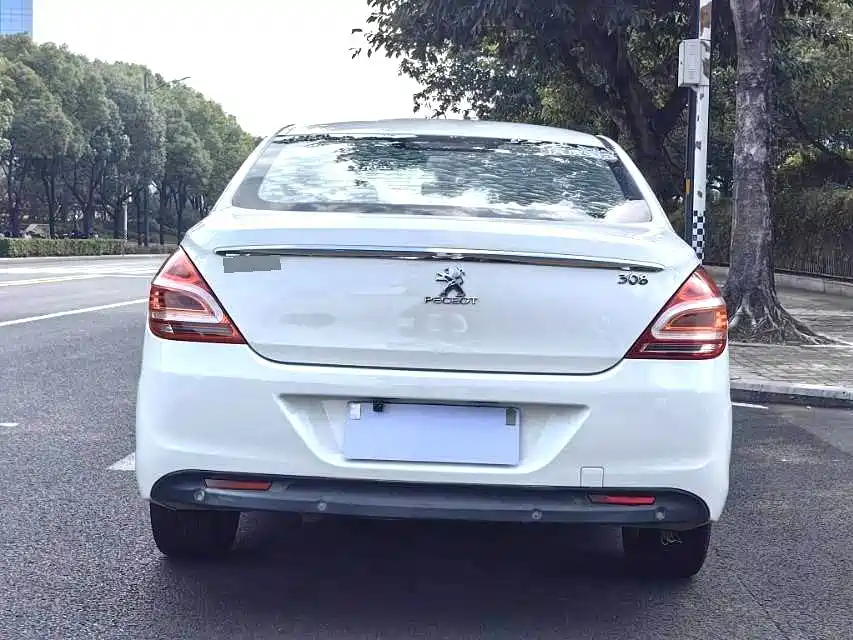 Peugeot 308 — миниатюра 5