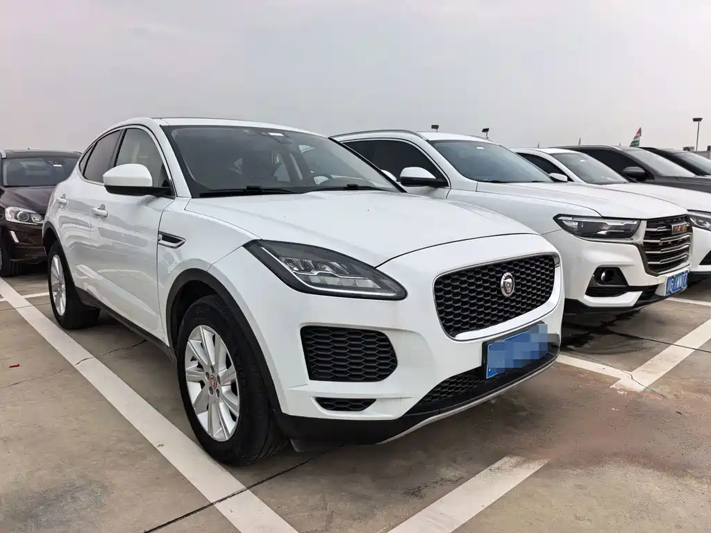 Jaguar E-PACE — миниатюра 3