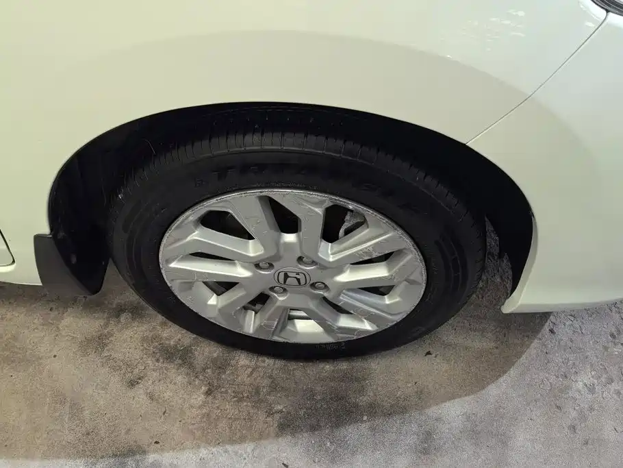 Honda Fit — миниатюра 6