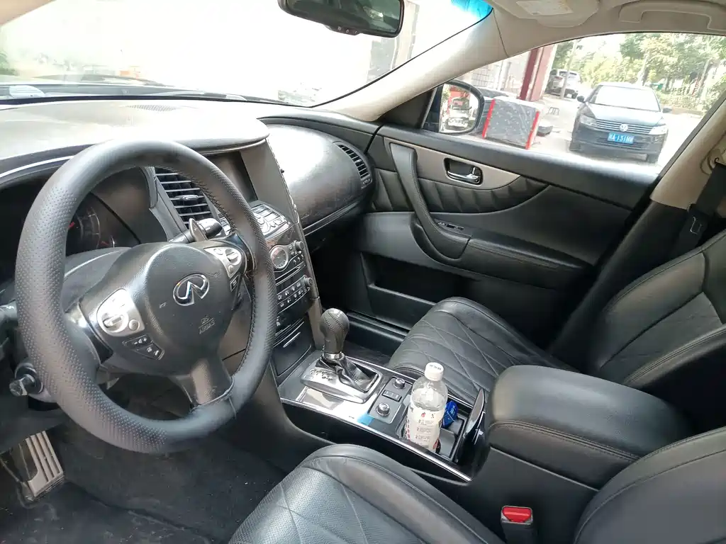 Infiniti FX — миниатюра 11