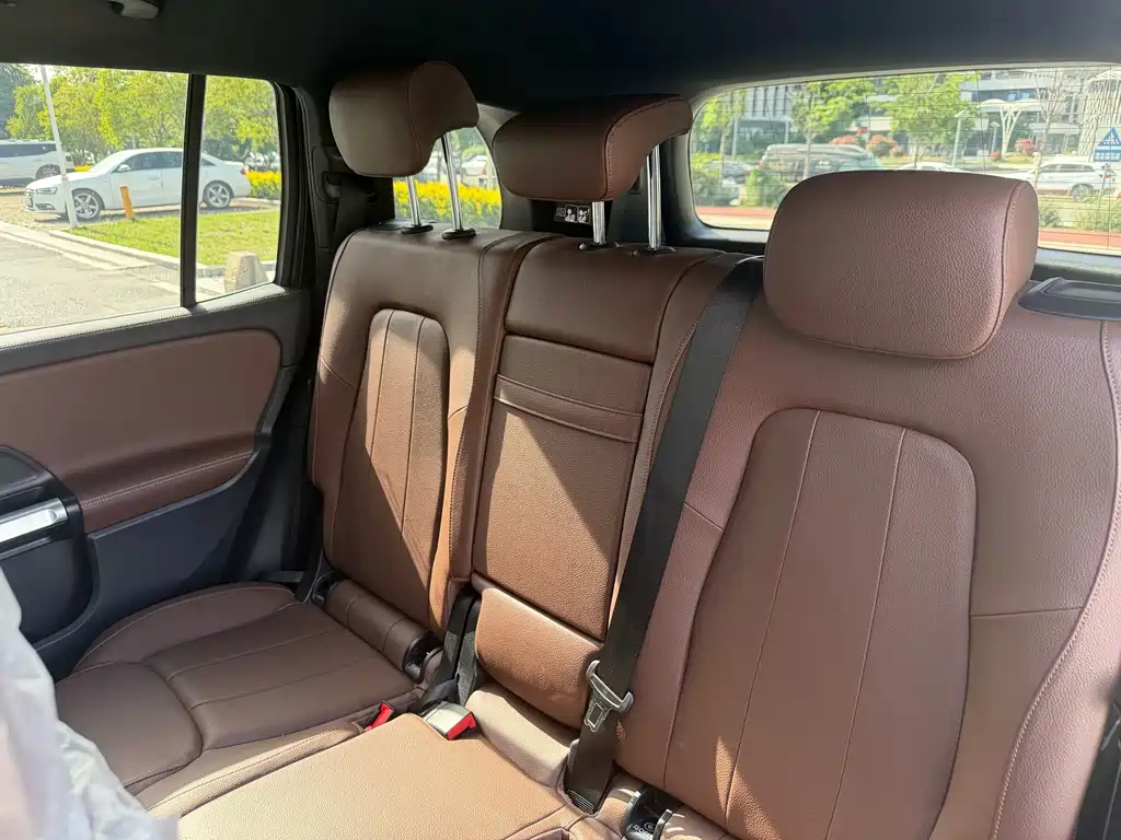 Mercedes-Benz GLB — миниатюра 33