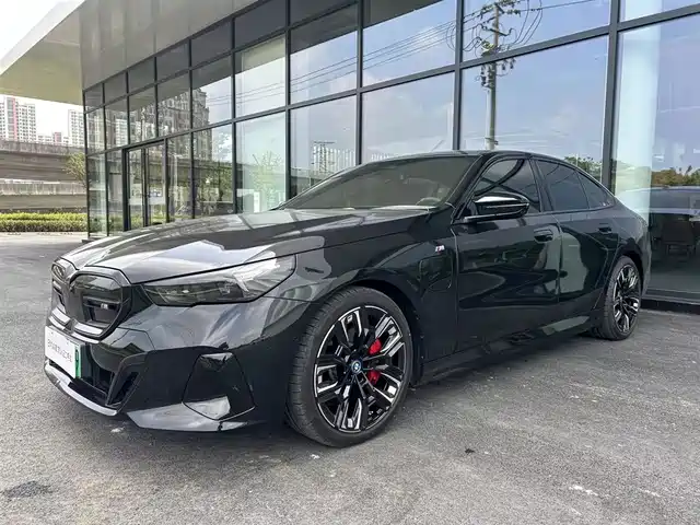 2026 BMW i5