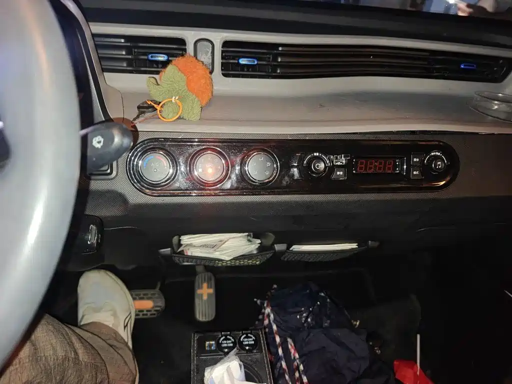 Wuling MINIEV — миниатюра 9