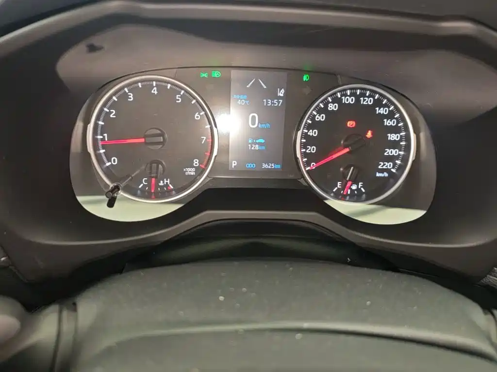 Toyota RAV4 — миниатюра 12