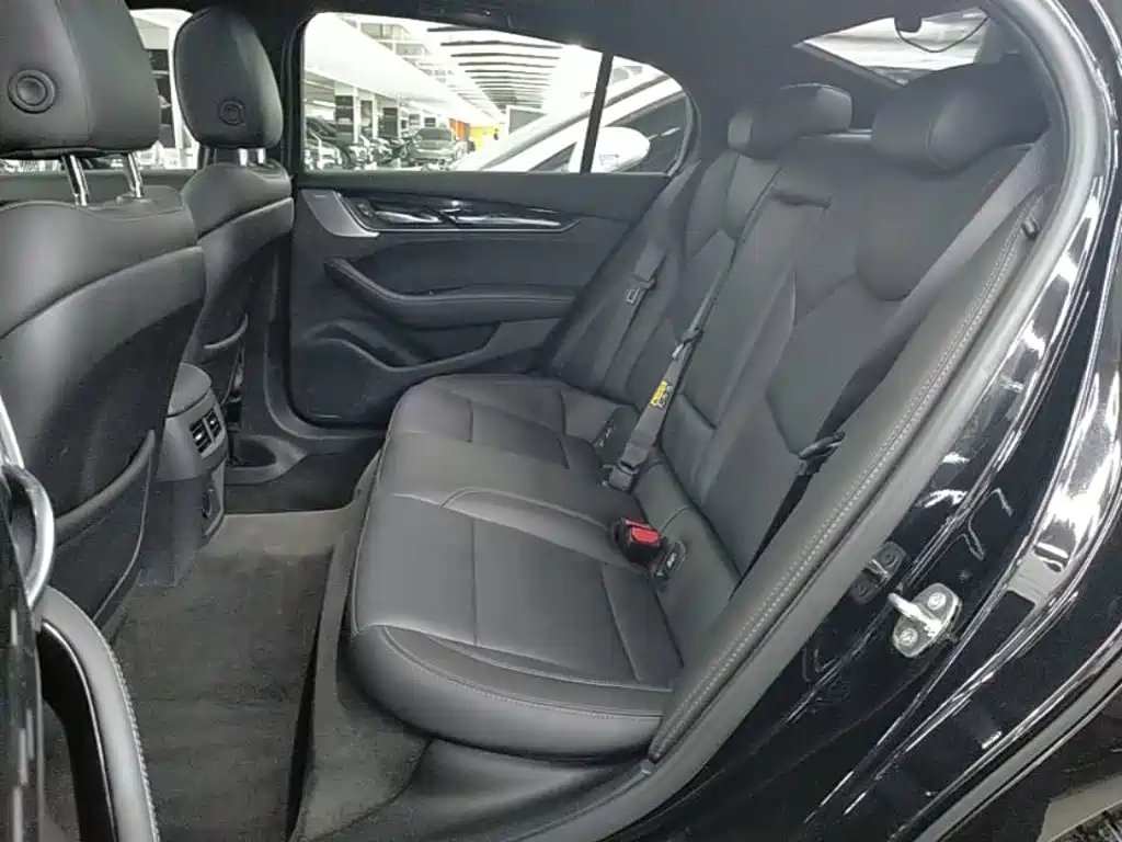 Cadillac CT5 — миниатюра 17