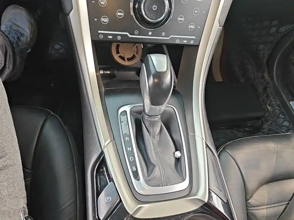 Ford Mondeo — миниатюра 14