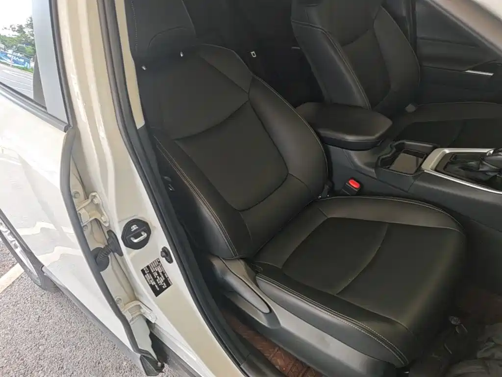 Toyota RAV4 — миниатюра 25