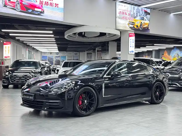 PORSCHE PANAMERA 2018