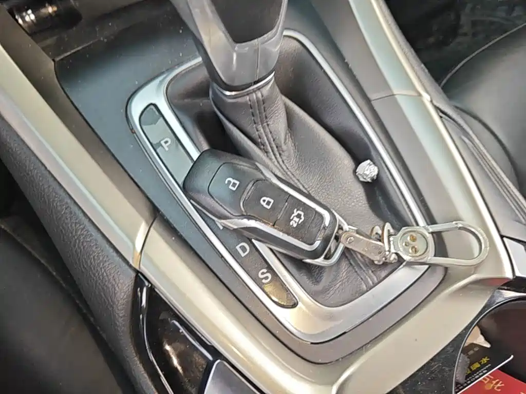 Ford Mondeo — миниатюра 9
