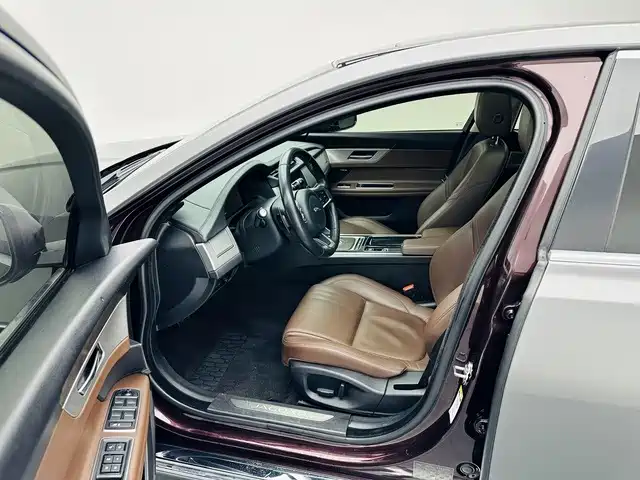 Jaguar XFL — миниатюра 7