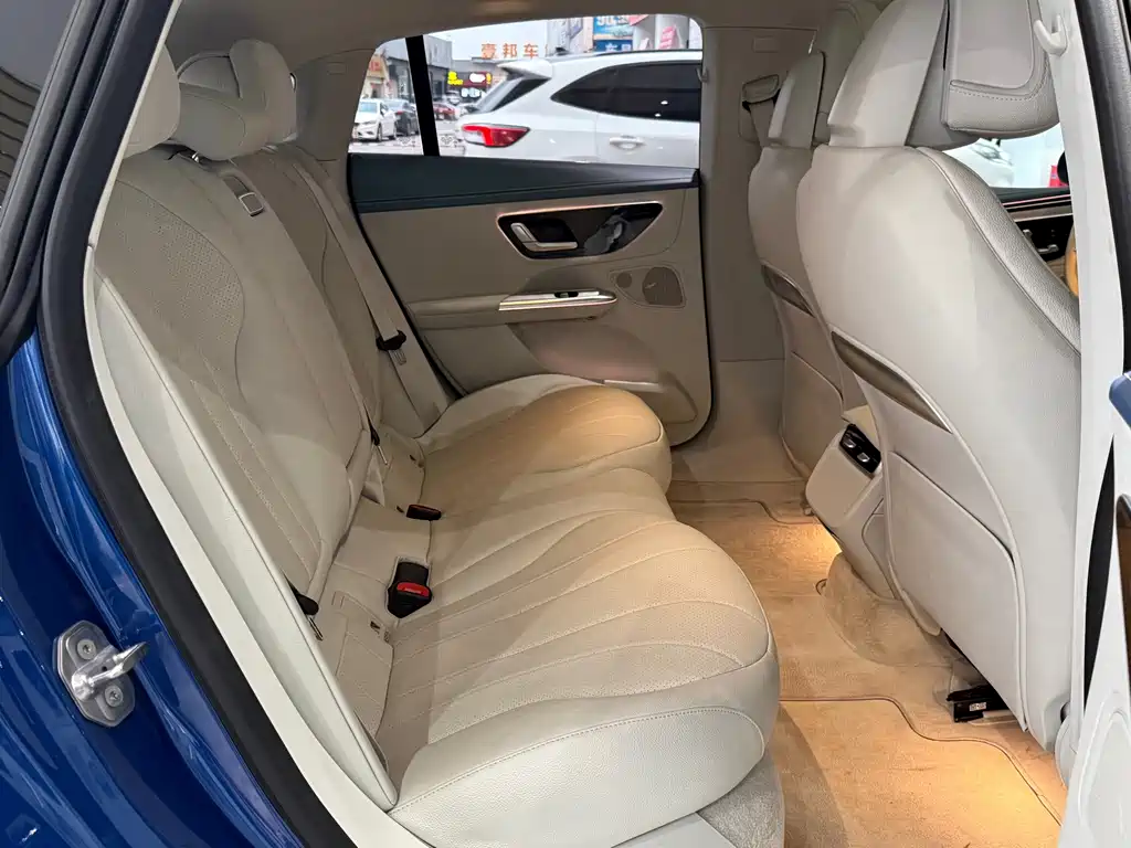 Mercedes-Benz EQE — миниатюра 11